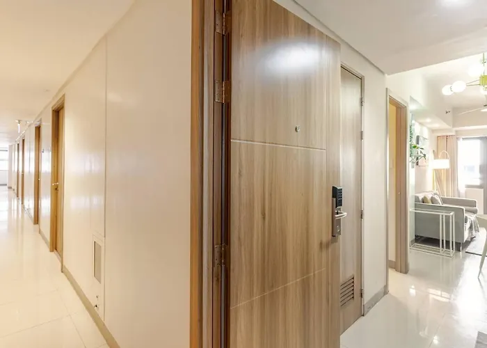 Apartment Claysky Staycation Cozy Modern 1br Unit Near Moa With Netflix & Hbo Max Manila
