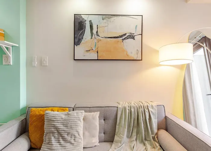 Claysky Staycation Cozy Modern 1br Unit Near Moa With Netflix & Hbo Max