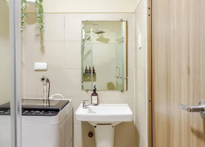 Claysky Staycation Cozy Modern 1br Unit Near Moa With Netflix & Hbo Max Manila