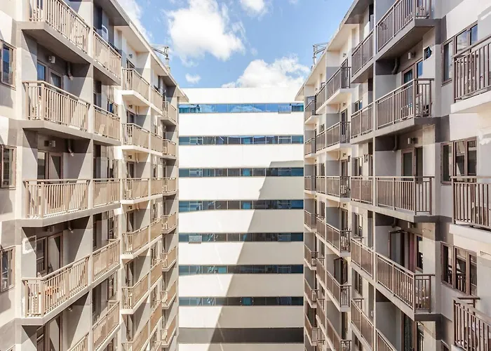 Apartment Claysky Staycation Cozy Modern 1br Unit Near Moa With Netflix & Hbo Max Manila